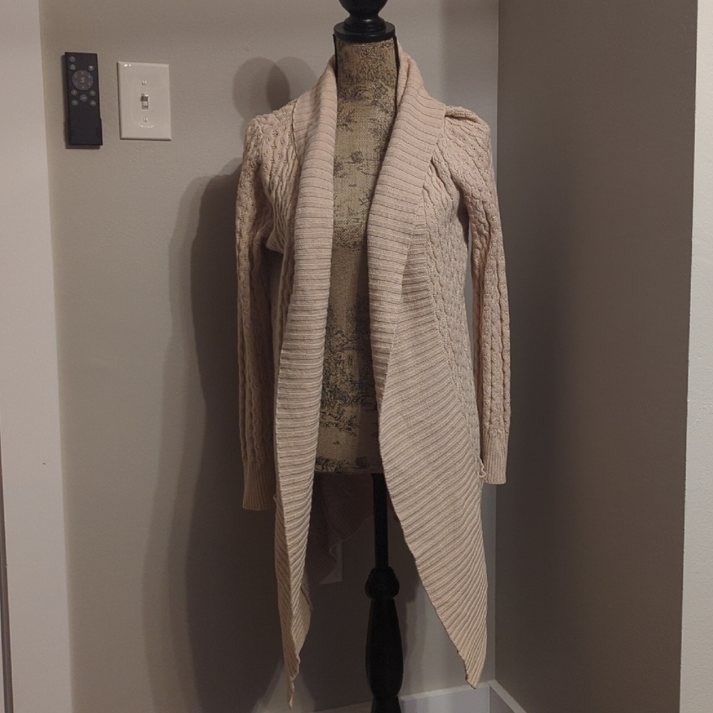 Leo & Nicole Cream Cable Knit Sweater